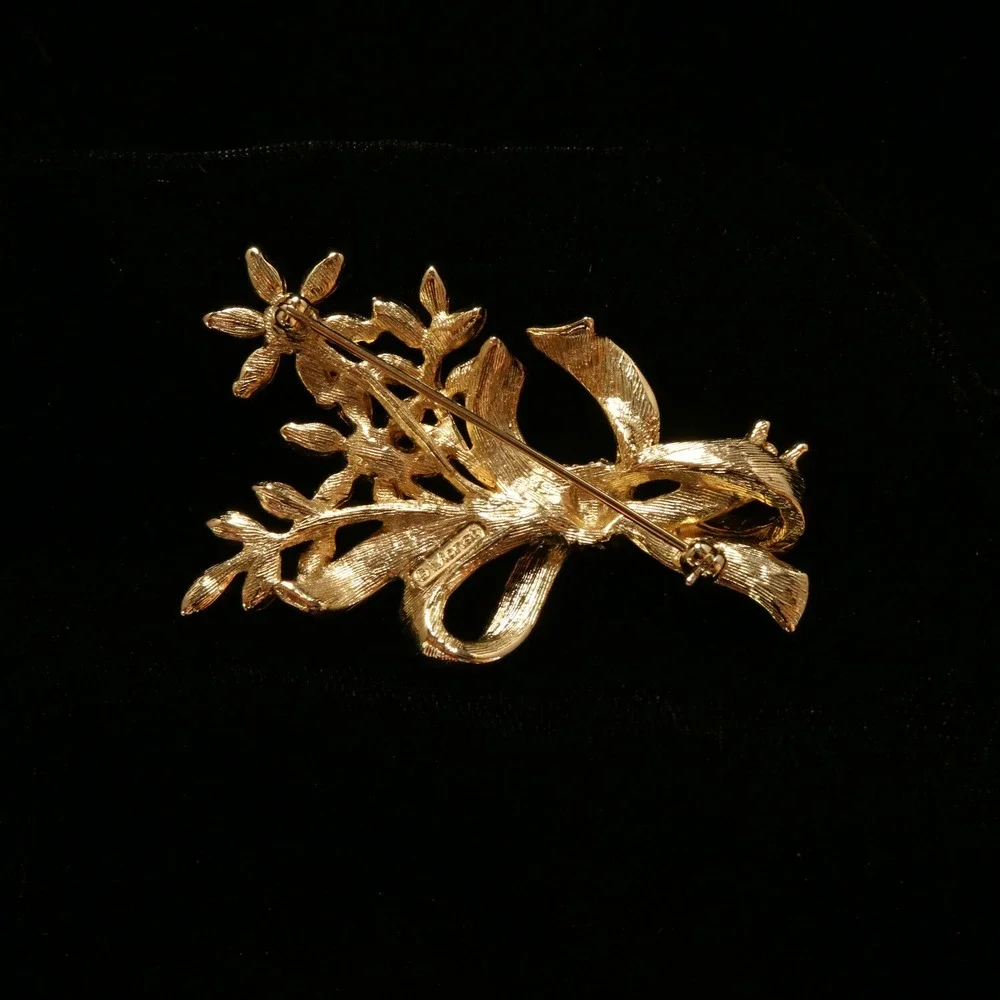 Monet gold tone